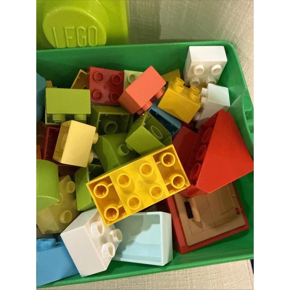 Lego Duplo Lot In Green Lego Brick Storage Bin 2x2 4x2‎ Flowers Shapes Colorful